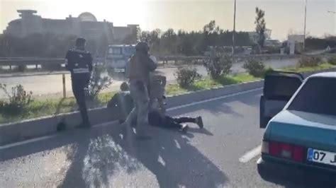 A­n­t­a­l­y­a­­d­a­k­i­ ­g­e­n­c­i­ ­s­a­h­u­r­ ­v­a­k­t­i­ ­ö­l­d­ü­r­e­n­ ­ş­a­h­s­ı­ ­s­a­k­l­a­y­a­n­ ­2­ ­k­i­ş­i­ ­y­a­k­a­l­a­n­d­ı­